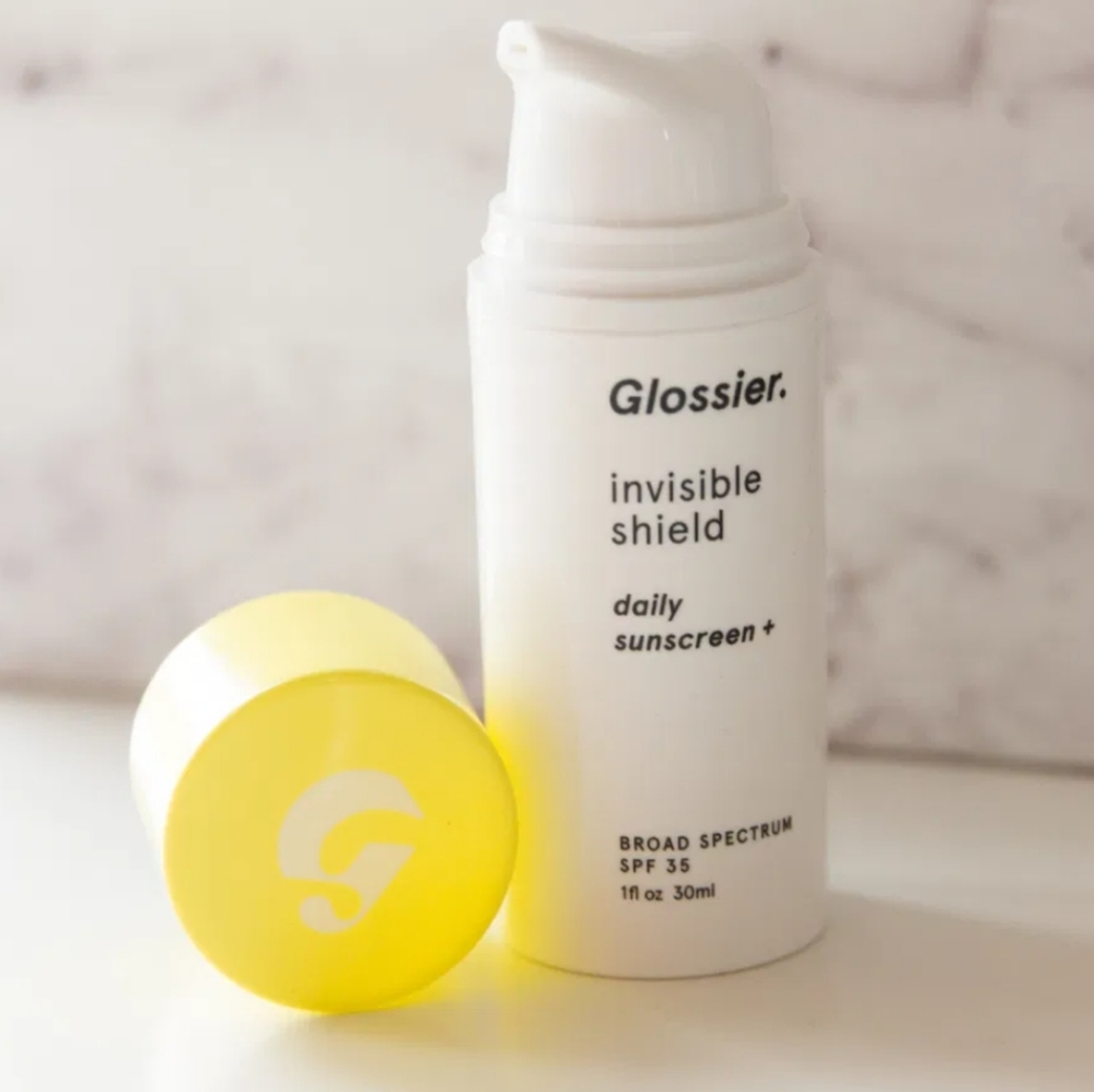 Glossier Invisible Shield - Sunblock